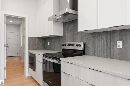 3048 Dixon Landing Landing, Edmonton, AB - Indoor Photo Showing Kitchen With Upgraded Kitchen