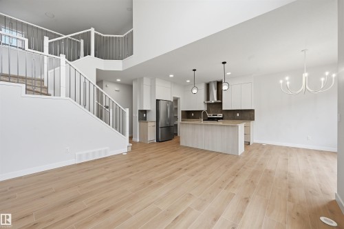 3048 Dixon Landing Landing, Edmonton, AB - Indoor Photo Showing Kitchen
