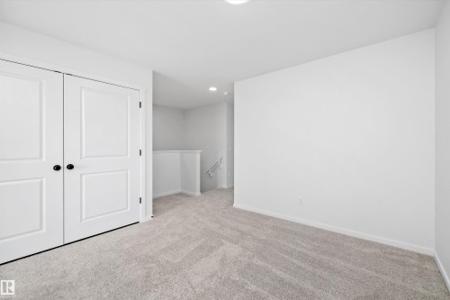 5458 Hawthorn Run, Edmonton, AB - Indoor Photo Showing Other Room