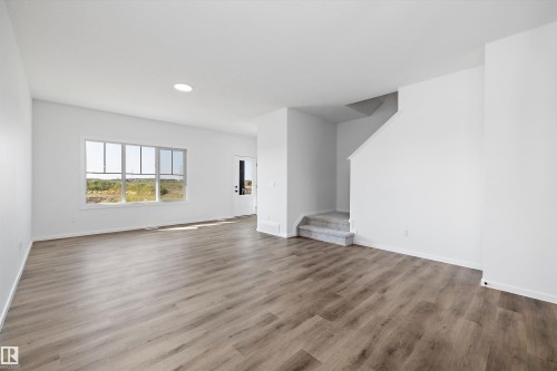 5458 Hawthorn Run, Edmonton, AB - Indoor Photo Showing Living Room