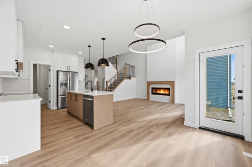 3218 Dixon Way, Edmonton, AB - Indoor Photo Showing Kitchen With Upgraded Kitchen