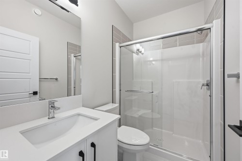 3218 Dixon Way, Edmonton, AB - Indoor Photo Showing Bathroom