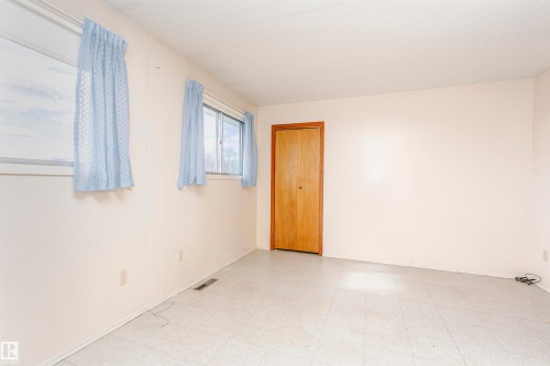 5041 48 Avenue, Bon Accord, AB - Indoor Photo Showing Other Room