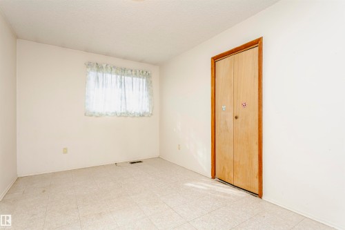 5041 48 Avenue, Bon Accord, AB - Indoor Photo Showing Other Room