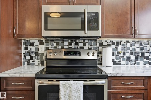 18424 96A Avenue, Edmonton, AB - Indoor Photo Showing Kitchen