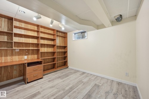 18424 96A Avenue, Edmonton, AB - Indoor Photo Showing Other Room