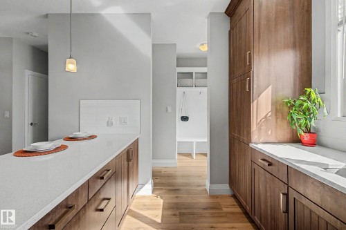 82 Gilmore Way, Spruce Grove, AB - Indoor Photo Showing Kitchen
