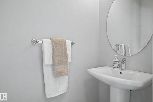 82 Gilmore Way, Spruce Grove, AB - Indoor Photo Showing Bathroom