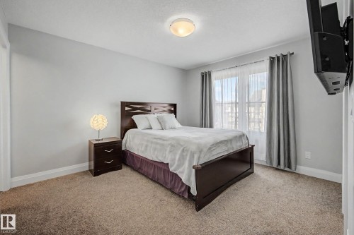 82 Gilmore Way, Spruce Grove, AB - Indoor Photo Showing Bedroom