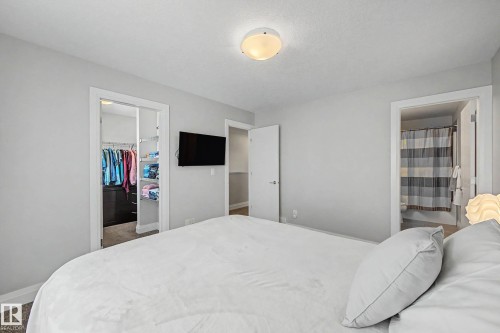 82 Gilmore Way, Spruce Grove, AB - Indoor Photo Showing Bedroom