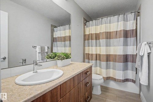 82 Gilmore Way, Spruce Grove, AB - Indoor Photo Showing Bathroom