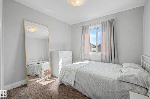 82 Gilmore Way, Spruce Grove, AB - Indoor Photo Showing Bedroom