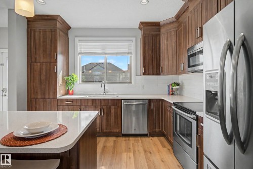 82 Gilmore Way, Spruce Grove, AB - Indoor Photo Showing Kitchen With Stainless Steel Kitchen