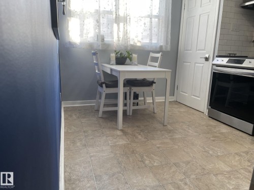 11844 96 Street, Edmonton, AB - Indoor