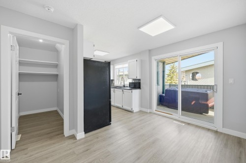 6453 180 Street, Edmonton, AB - Indoor