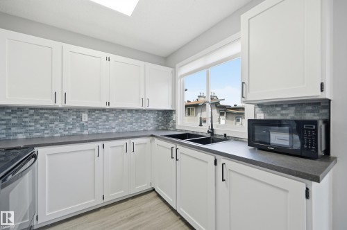 6453 180 Street, Edmonton, AB - Indoor Photo Showing Kitchen With Double Sink