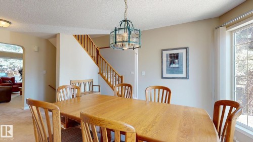 721 Butterworth Drive, Edmonton, AB - Indoor Photo Showing Dining Room