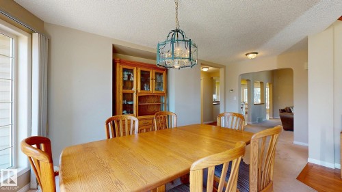 721 Butterworth Drive, Edmonton, AB - Indoor Photo Showing Dining Room