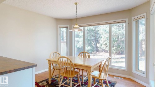 721 Butterworth Drive, Edmonton, AB - Indoor Photo Showing Dining Room