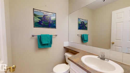 721 Butterworth Drive, Edmonton, AB - Indoor Photo Showing Bathroom