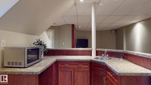 721 Butterworth Drive, Edmonton, AB - Indoor