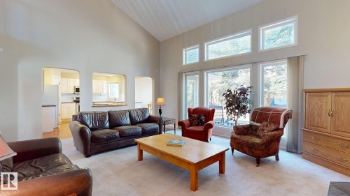 721 Butterworth Drive, Edmonton, AB - Indoor Photo Showing Living Room