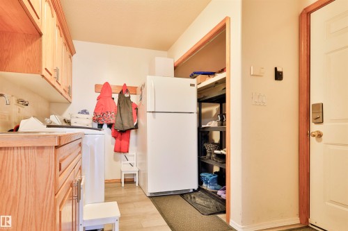8710 156A Avenue, Edmonton, AB - Indoor