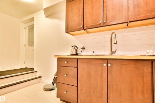 8710 156A Avenue, Edmonton, AB - Indoor Photo Showing Kitchen