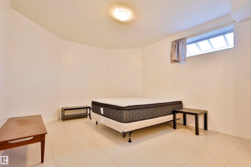 8710 156A Avenue, Edmonton, AB - Indoor Photo Showing Other Room