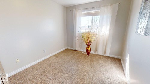 325 Cutts Court, Edmonton, AB - Indoor Photo Showing Other Room