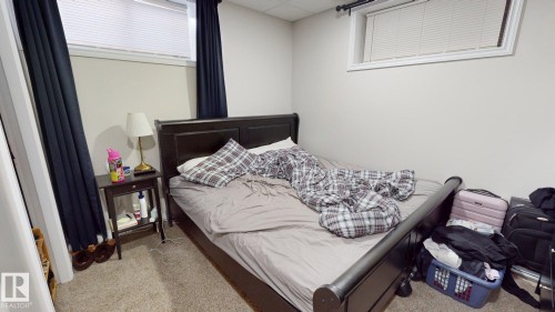 325 Cutts Court, Edmonton, AB - Indoor Photo Showing Bedroom