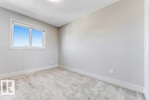 2604 20 Avenue, Edmonton, AB - Indoor Photo Showing Other Room