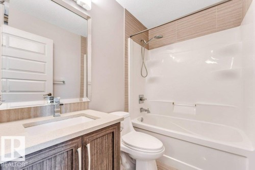 2604 20 Avenue, Edmonton, AB - Indoor Photo Showing Bathroom