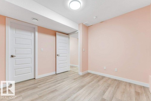 2604 20 Avenue, Edmonton, AB - Indoor Photo Showing Other Room