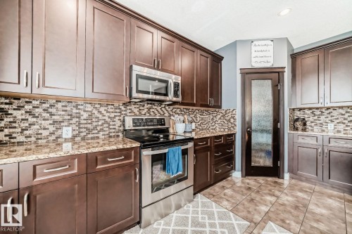 17436 108 Street, Edmonton, AB - Indoor Photo Showing Kitchen With Upgraded Kitchen