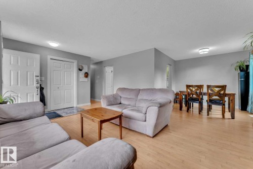 20 Caledonia Drive, Leduc, AB - Indoor Photo Showing Living Room