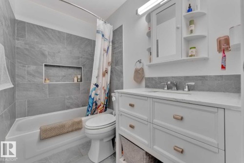 20 Caledonia Drive, Leduc, AB - Indoor Photo Showing Bathroom