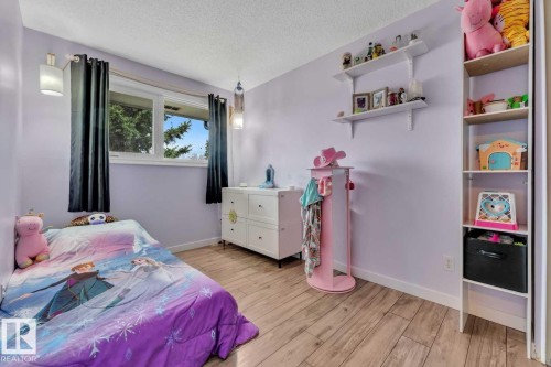 20 Caledonia Drive, Leduc, AB - Indoor Photo Showing Bedroom