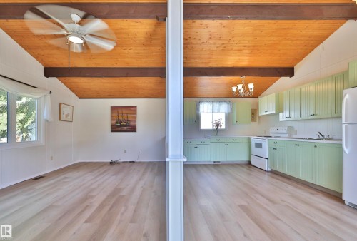 Rural Wetaskiwin County, AB - Indoor Photo Showing Kitchen