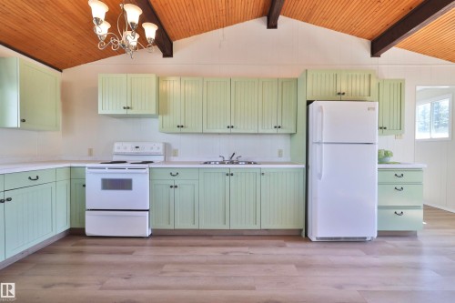 Rural Wetaskiwin County, AB - Indoor Photo Showing Kitchen With Double Sink
