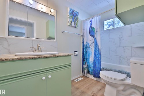Rural Wetaskiwin County, AB - Indoor Photo Showing Bathroom