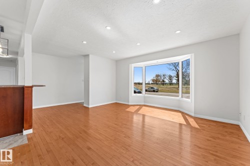 8804 135 Avenue, Edmonton, AB - Indoor Photo Showing Other Room