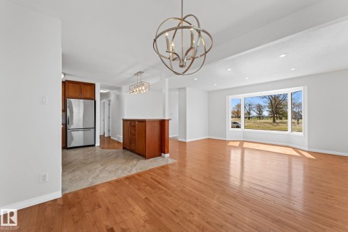 8804 135 Avenue, Edmonton, AB - Indoor