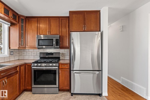 8804 135 Avenue, Edmonton, AB - Indoor Photo Showing Kitchen