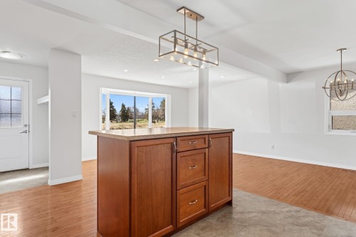 8804 135 Avenue, Edmonton, AB - Indoor