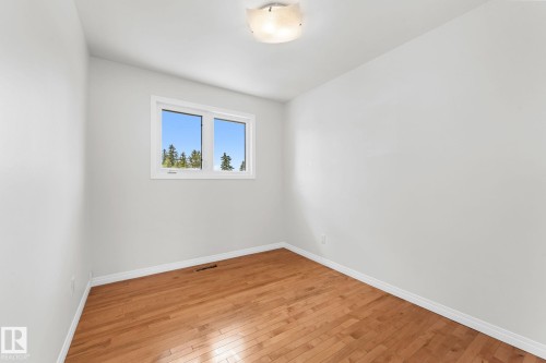 8804 135 Avenue, Edmonton, AB - Indoor Photo Showing Other Room