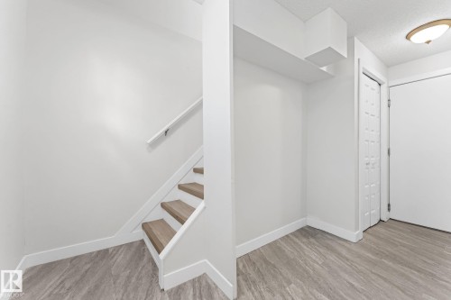 8804 135 Avenue, Edmonton, AB - Indoor Photo Showing Other Room