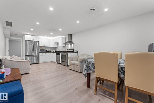 8804 135 Avenue, Edmonton, AB - Indoor Photo Showing Kitchen