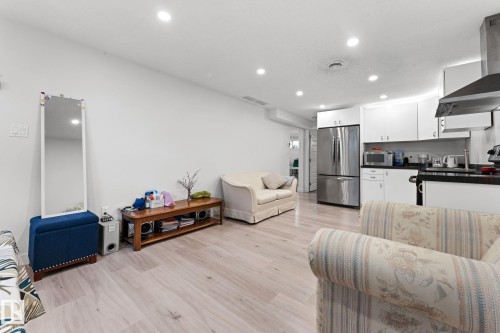 8804 135 Avenue, Edmonton, AB - Indoor