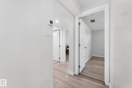 8804 135 Avenue, Edmonton, AB - Indoor Photo Showing Other Room